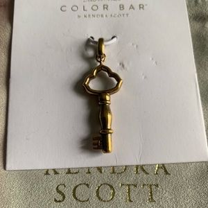 EUC Vintage Gold Key charm